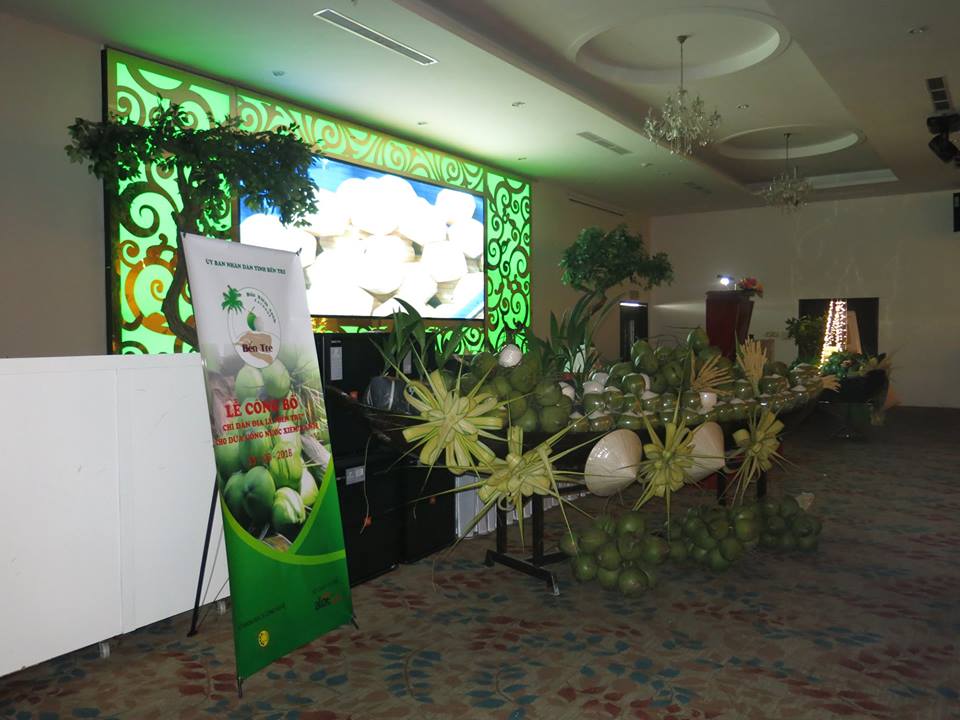 Lễ công bố chỉ dẫn địa lý Bến Tre cho hai sản phẩm Dừa uống nước xiêm xanh và Bưởi da xanh