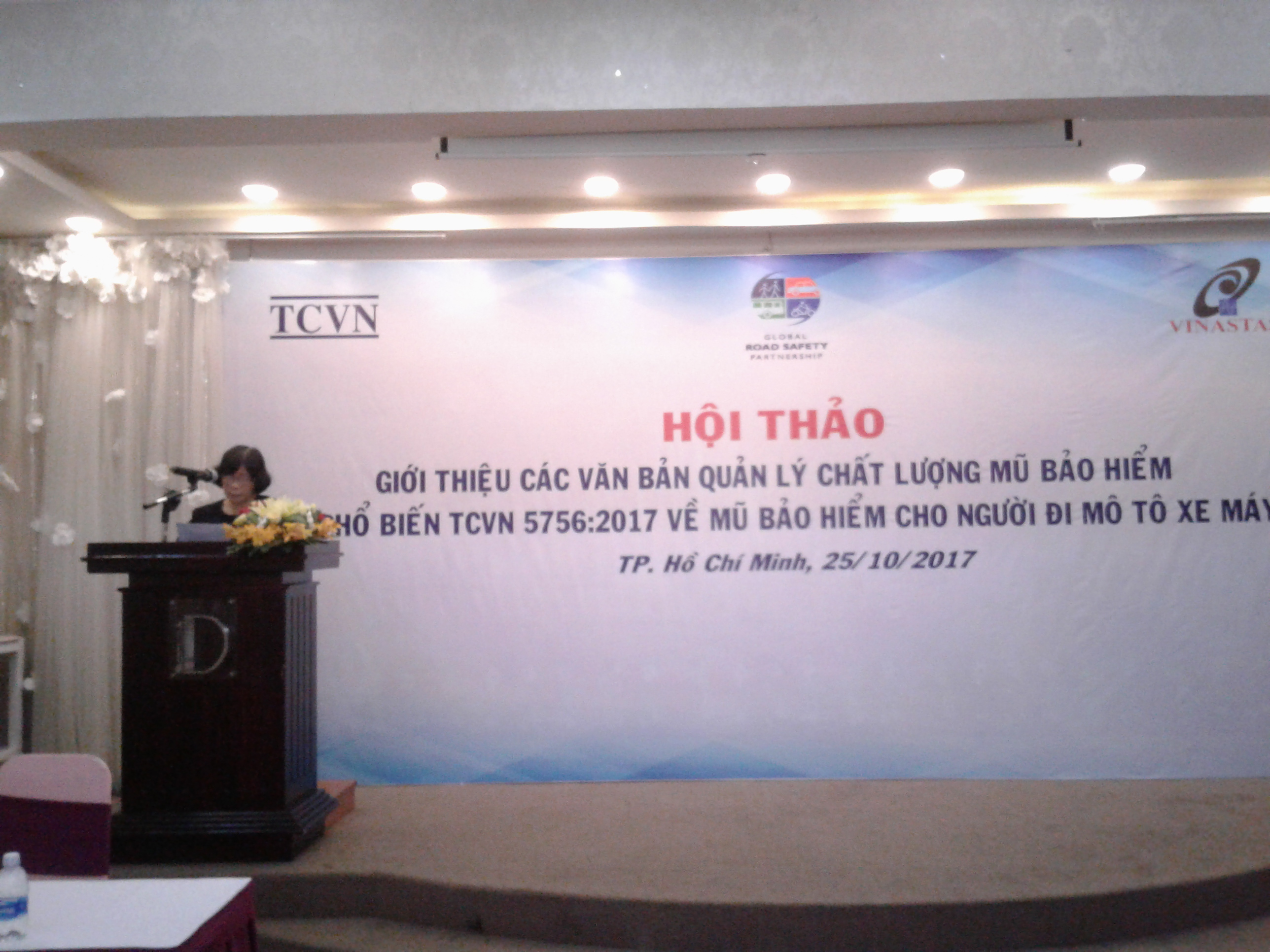 Ban hành tiêu chuẩn về mũ bảo hiểm cho người đi mô tô xe máy